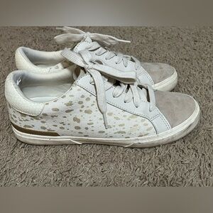 A New Day Womens Size 8 1/2 White & Tan Animal Print Tennis Shoes